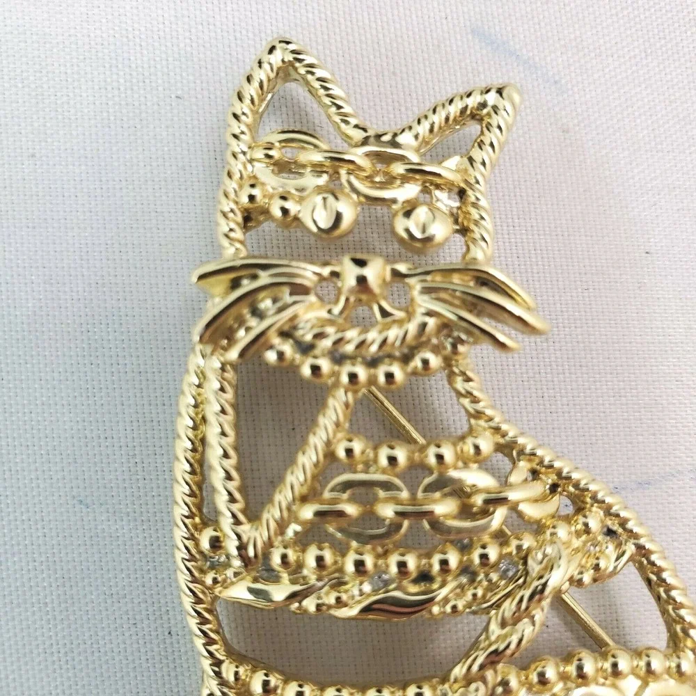 Gold Tone Openwork Weave Rope & Chain Sitting Cat Kitten Pin Brooch
